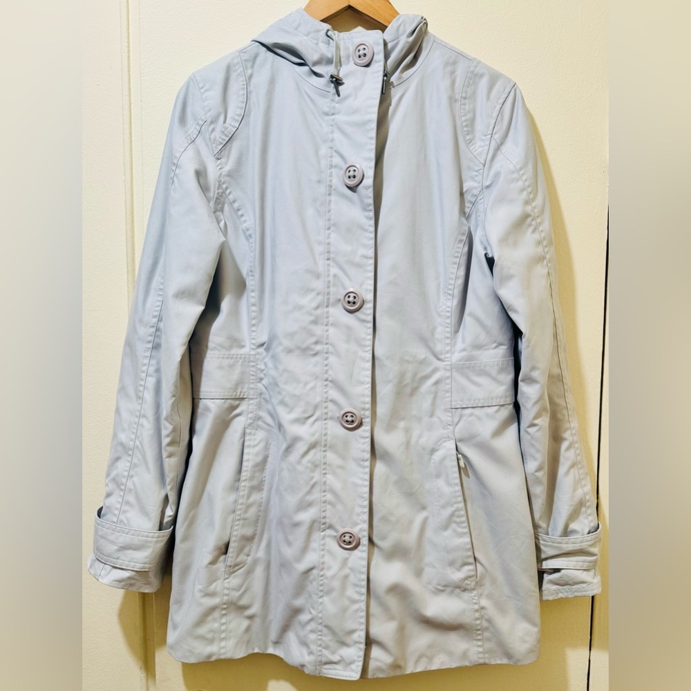 Marmot women’s rain jacket, size M.